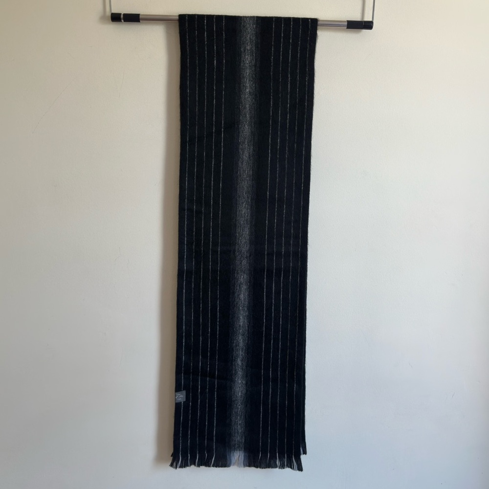 Uno Allá Volta one day at the time || Black and Gray Striped alpaca blend Scarf